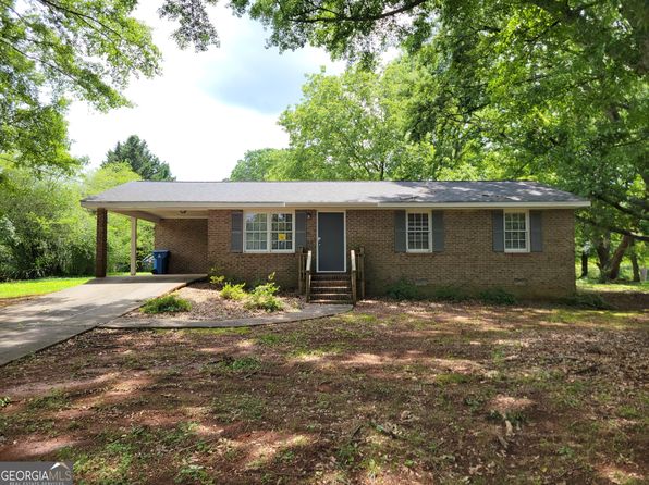 109 Hilltop Cir
