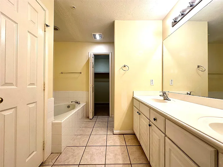2710 Grants Lake Blvd #L7 — Photo 13