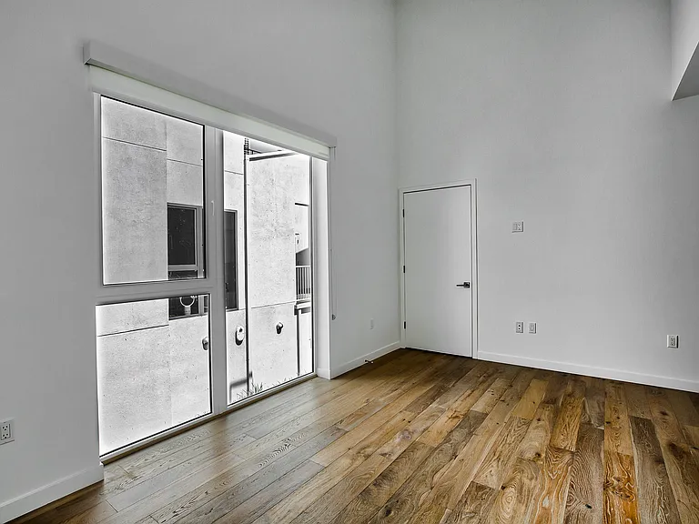 5263 W Adams Blvd #212 — Photo 6