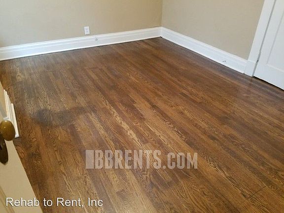 3rd image of 31 Oxford Ave