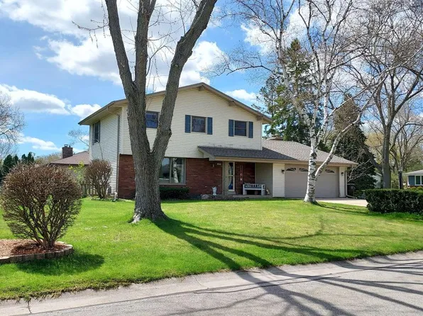 15415 West Fenway DRIVE, New Berlin, WI 53151