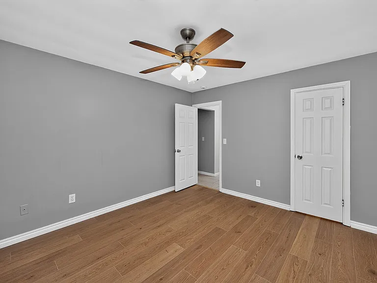 Washington House — Photo 11
