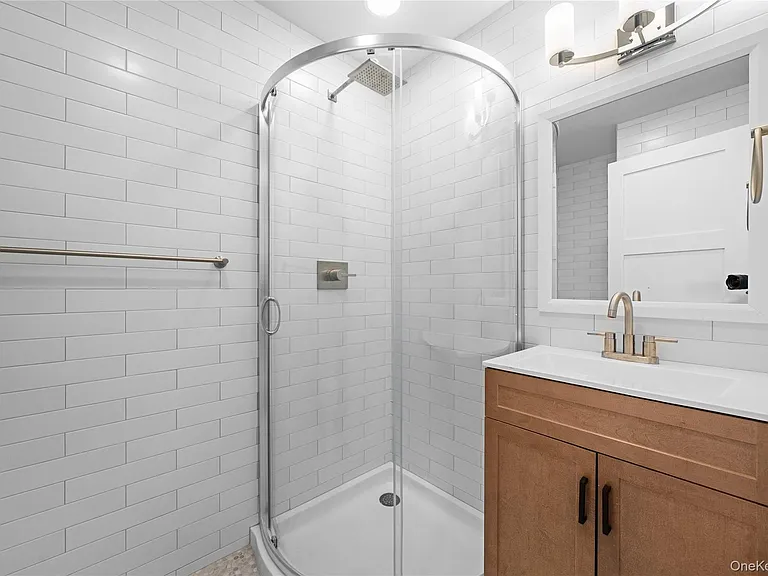 584 Main St #1 — Photo 8