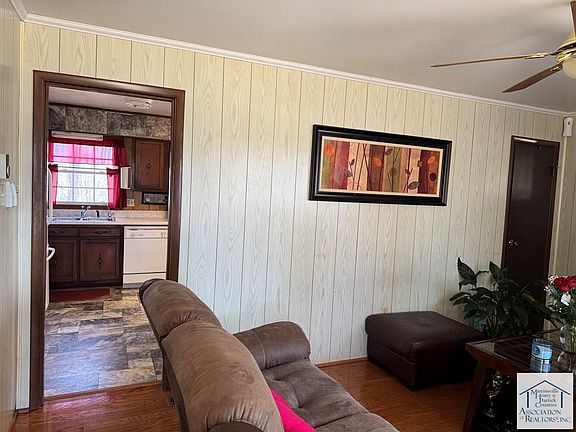 5th image of 240 Southland Dr