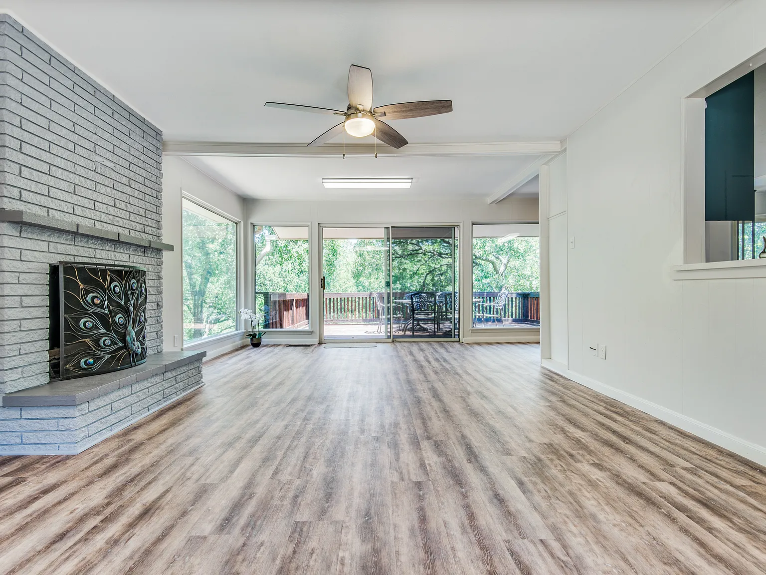 3 bed, 1608 sqft, $2,400 — Photo 4