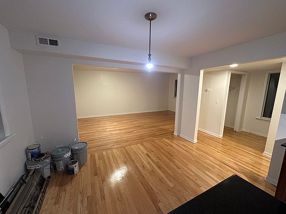 4th image of 5543 N Campbell Ave APT 3C