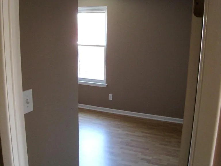 2nd Bedroom (very large)