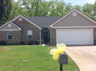 1569 Sweetwater Dr, Warner Robins, GA