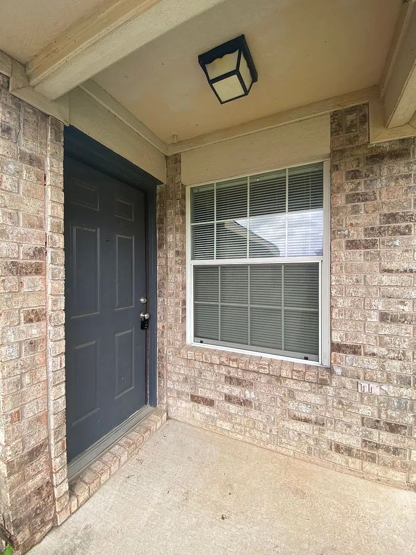 1904 San Rafael St Fort Worth TX 76134 — Photo 2