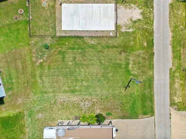 904 Salt Cedar Ln, Port Bolivar, TX 77650
