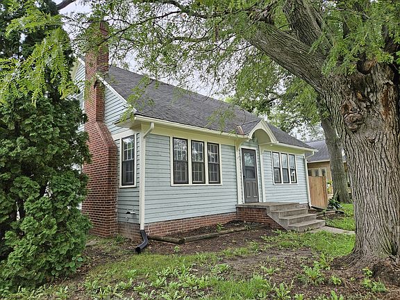 2nd image of 1333 N Pine St