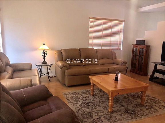 3rd image of 915 Serpentina Ave
