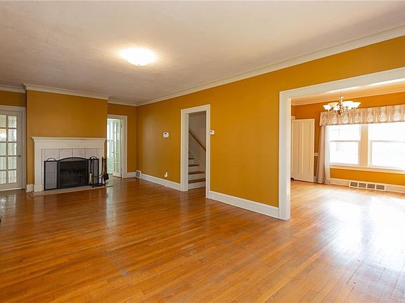 3rd image of 3284 Euclid Heights Blvd