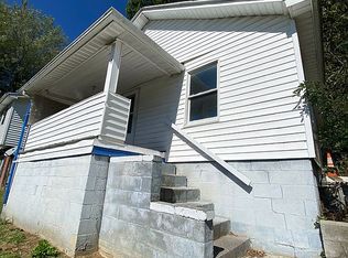 1052 Ridge Ave NW, Norton, VA 24273