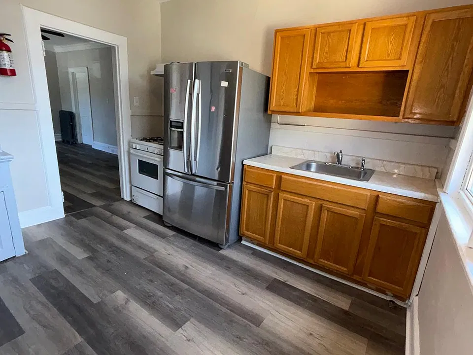 580 Lyons Ave #584-6