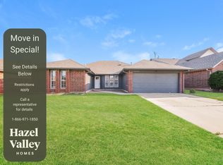 11736 SW 7th St, Yukon, OK 73099