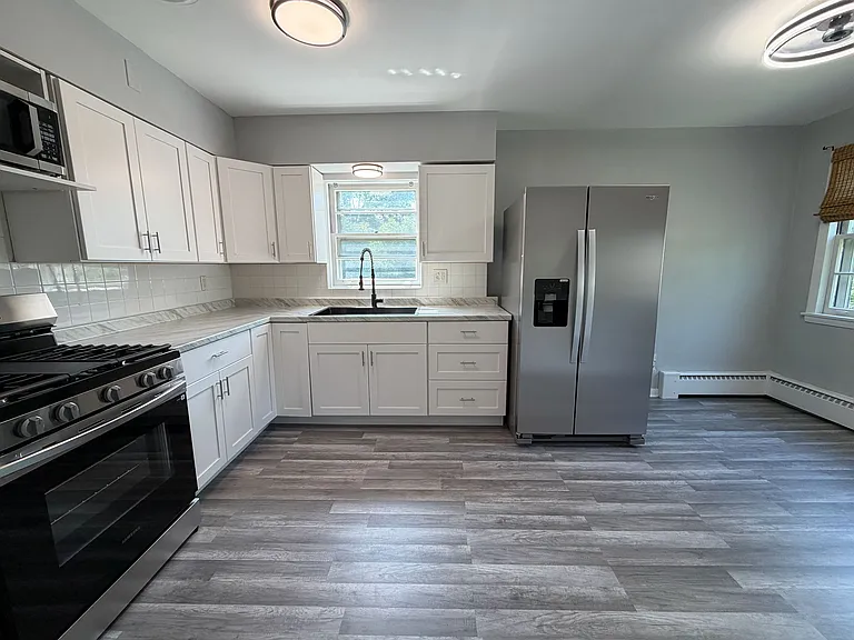 5558 W Wilson Ave #2 — Photo 2