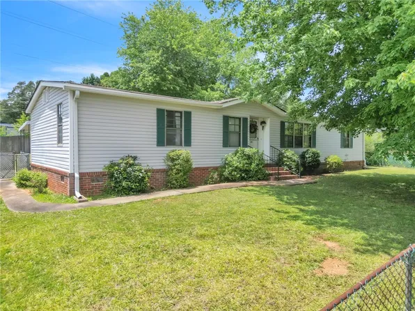 207 Wallace Dr, Easley, SC 29640