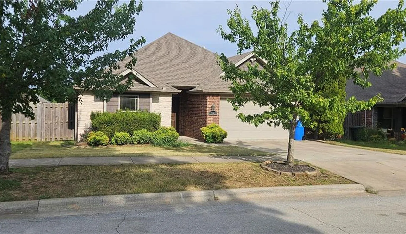 Nice Home Centrally Located in Fayetteville — Photo 2