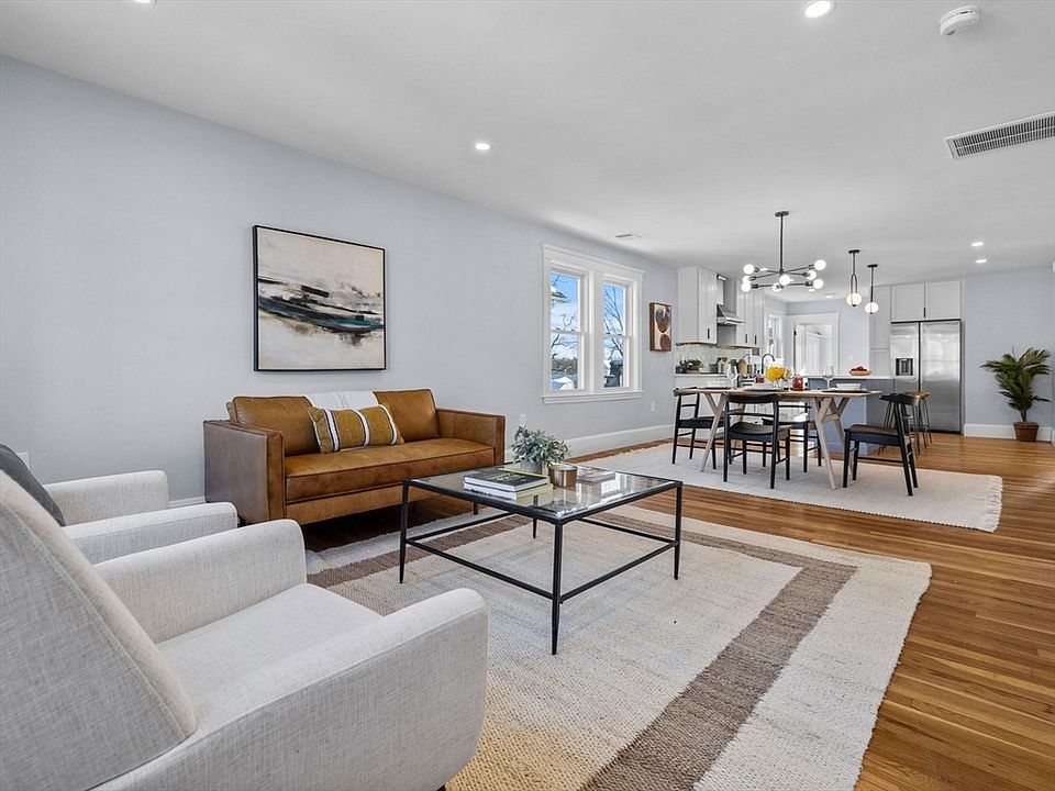 1st image of 111 Sharon St Floor 2