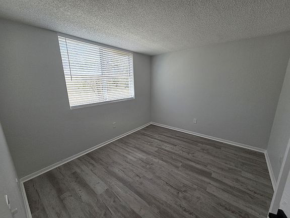 4th image of 1225 NW 103rd Ln #207