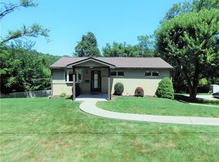 470 Woodrift Ln, Pittsburgh, PA 15236