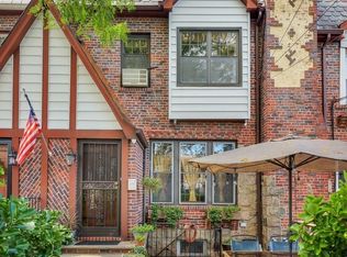 5338 64th St, Maspeth, NY 11378