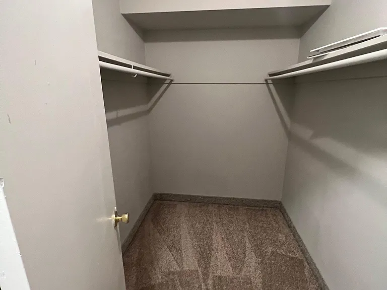 Creekside Apartments — Photo 36