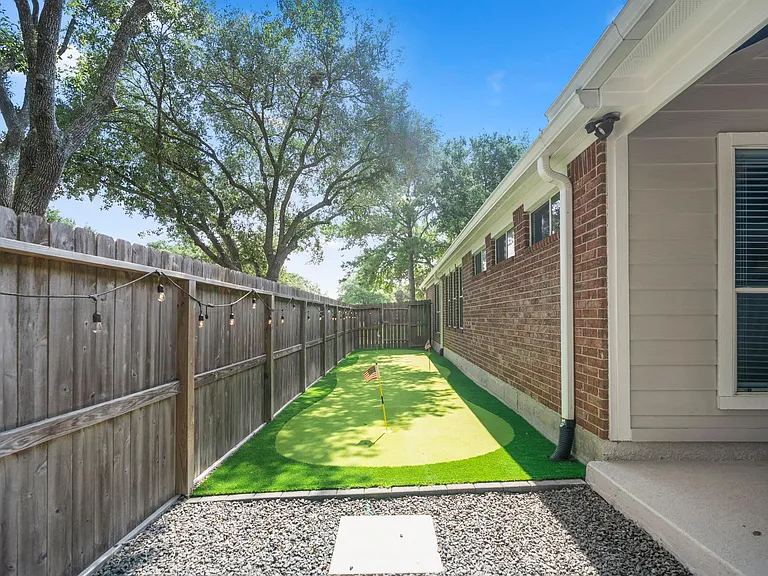 5802 Sawyer Bend Ln — Photo 32
