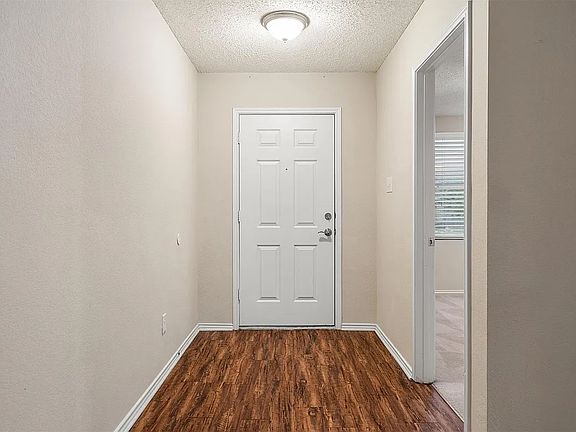 3rd image of 3516 Clydesdale Dr