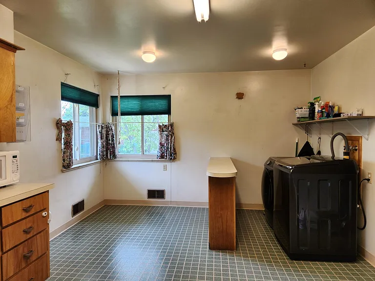 1326 Fremont Ct — Photo 9