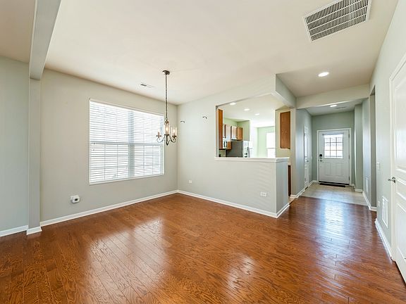 2nd image of 2882 Stoney Creek Dr