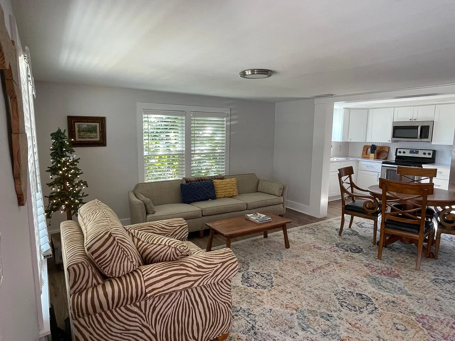 813 State Ave — Photo 4
