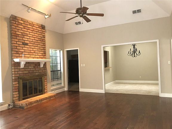 2nd image of 3417 Forest Hills Cir