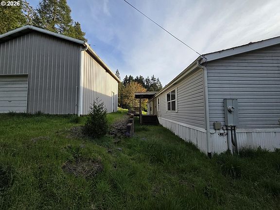 4th image of 781 Pine Ridge Dr
