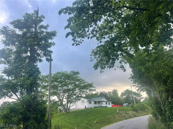 9421 Slate Creek Rd, Rockport, WV 26169