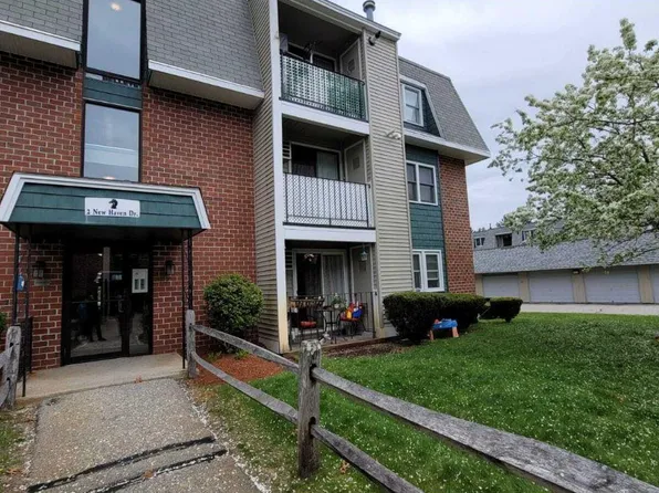 2 New Haven Dr, Nashua, NH