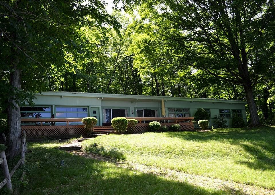 2nd image of 1710 Tamarack Ln