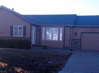 2301 S Rutledge Cir, Wichita, KS 67209