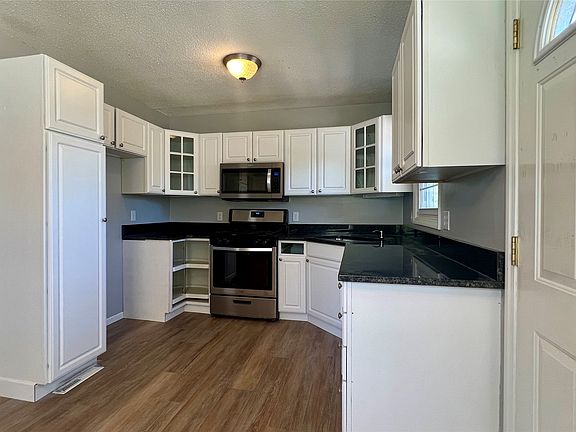 4th image of 4295 NW 11th St