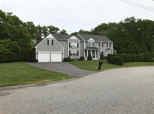 10 Moffitt Ave, Somerset, MA 02726