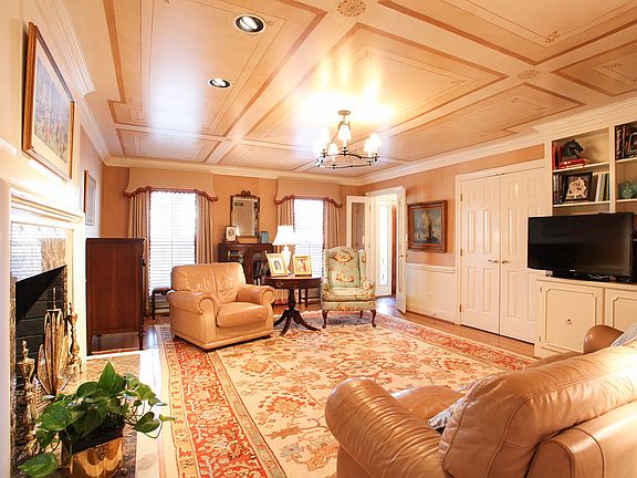 4th image of 3007 Redford Dr