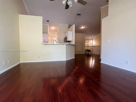 5th image of 7 Via De Casas Sur APT 202