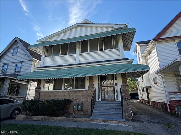 2nd image of 3266 E 123rd St