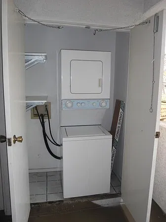 2295.00 Beautifully upgraded Condo, (West) Mira Mesa, washer dryer — Photo 3
