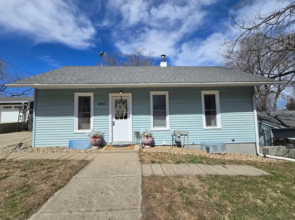 900 W 15th St, Yankton, SD 57078