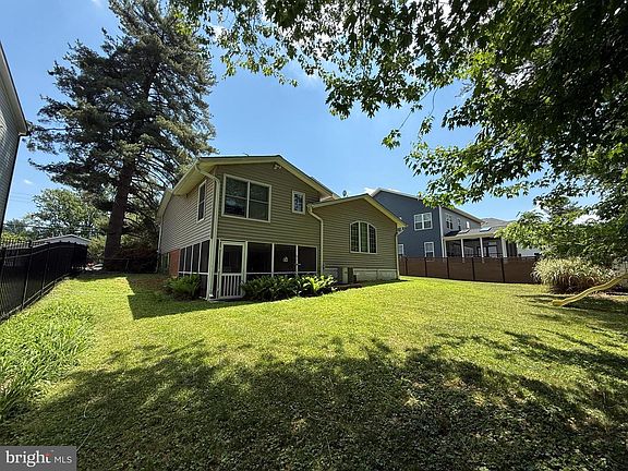 4th image of 611 Tapawingo Rd SW