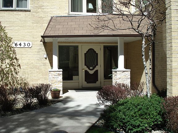 2nd image of 6430 W Belle Plaine Ave APT 303