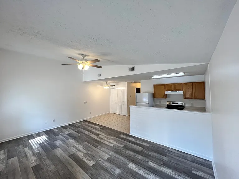 2521 Allison Ave — Photo 2