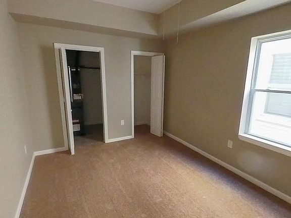 5th image of 547 Elm St